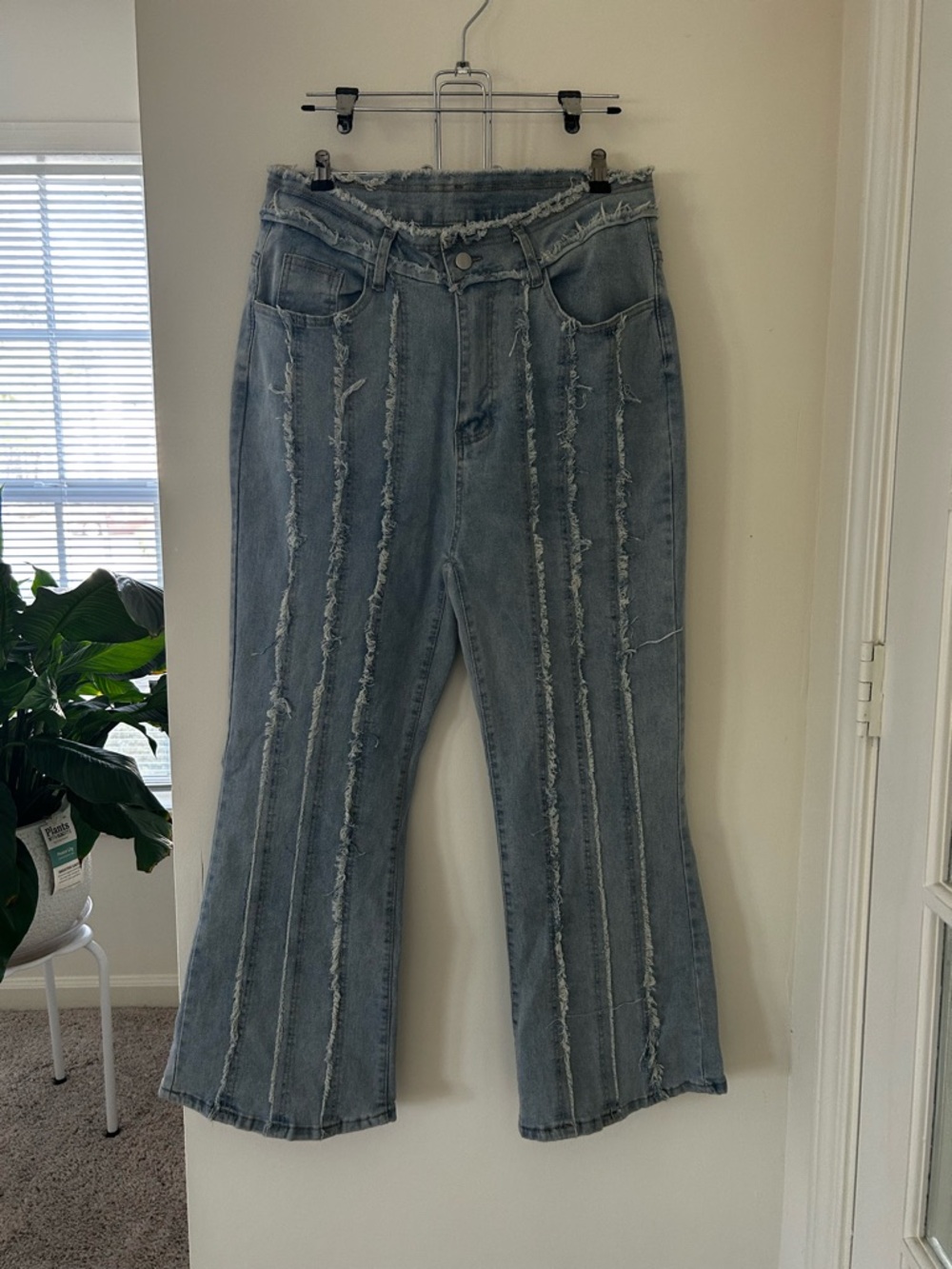Washed Blue Distressed Stripe-Panel Women’s Jeans | NWOT💎